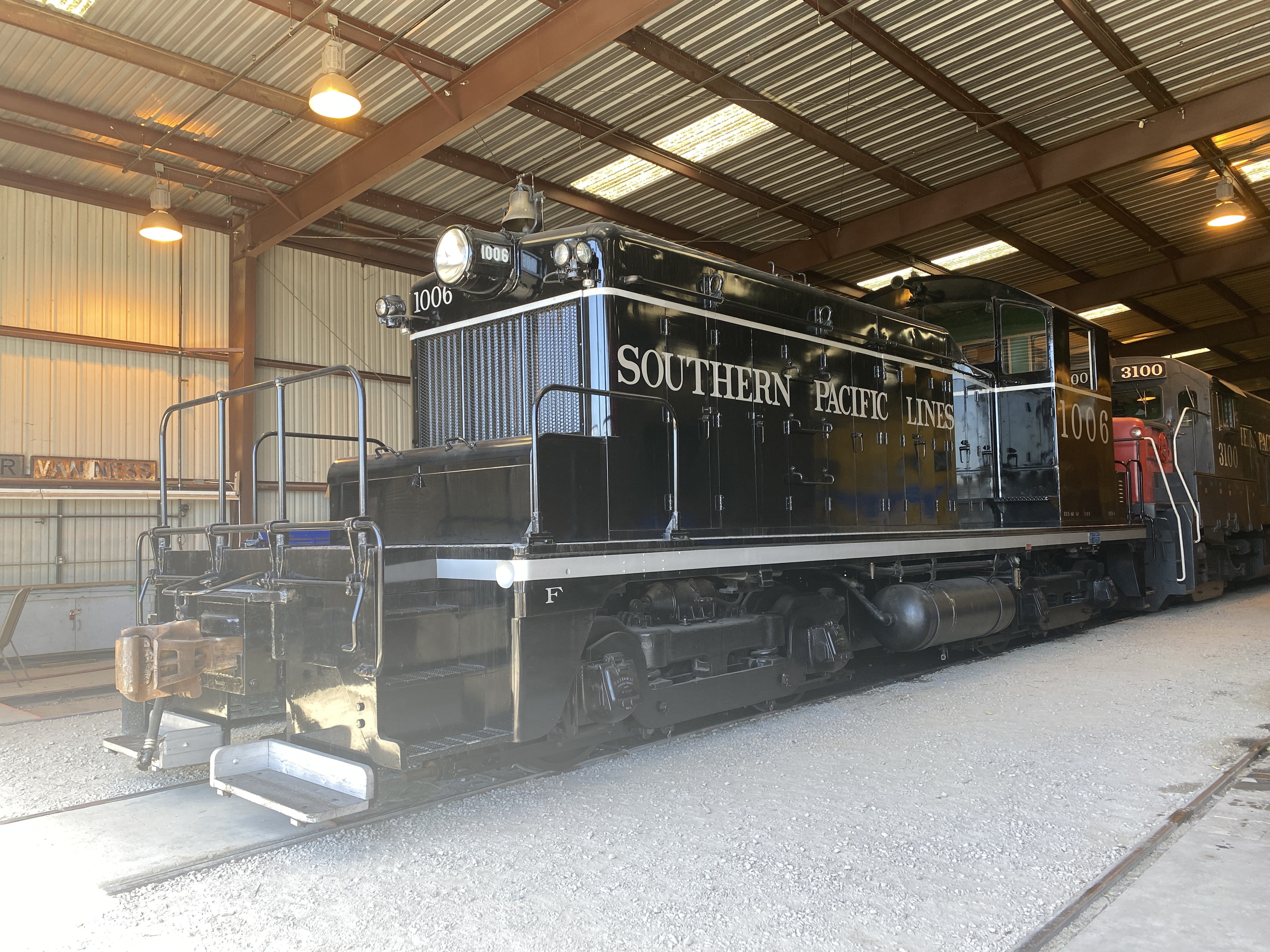 Southern Pacific EMD SW1, photo by Threepeater11